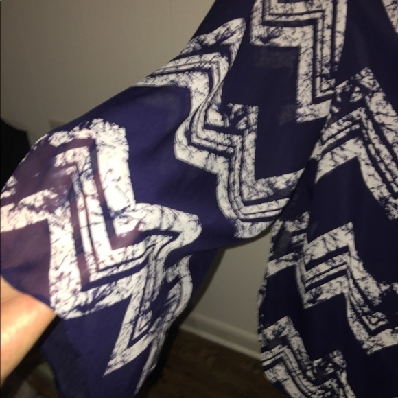 New Directions size XL blue and white lined semi sheer with flair sleeves - Picture 3 of 8